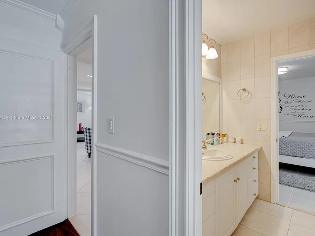 2280 SW 154th Ave, Davie FL 33326