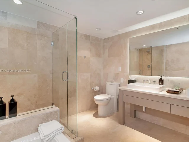 102 24th St # 919, Miami Beach FL 33139