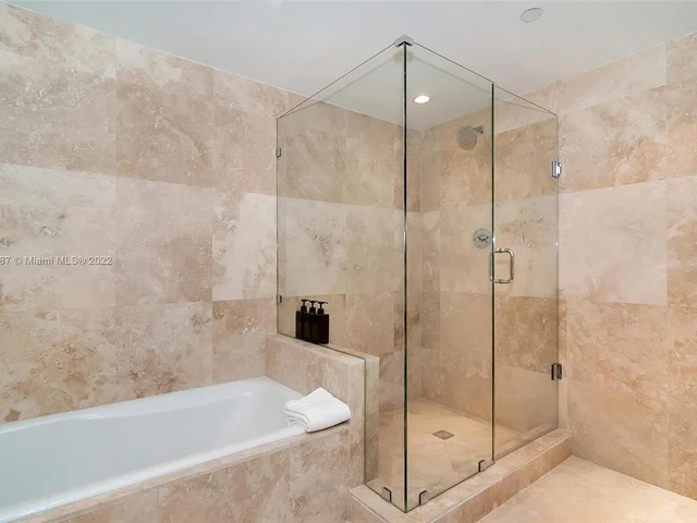 102 24th St # 919, Miami Beach FL 33139