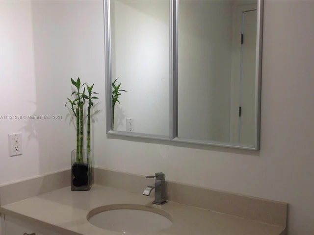 3250 NE 1st Ave # 909, Miami FL 33137