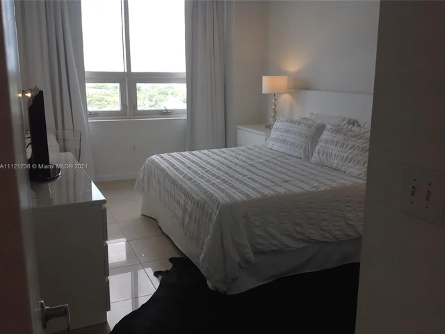 3250 NE 1st Ave # 909, Miami FL 33137
