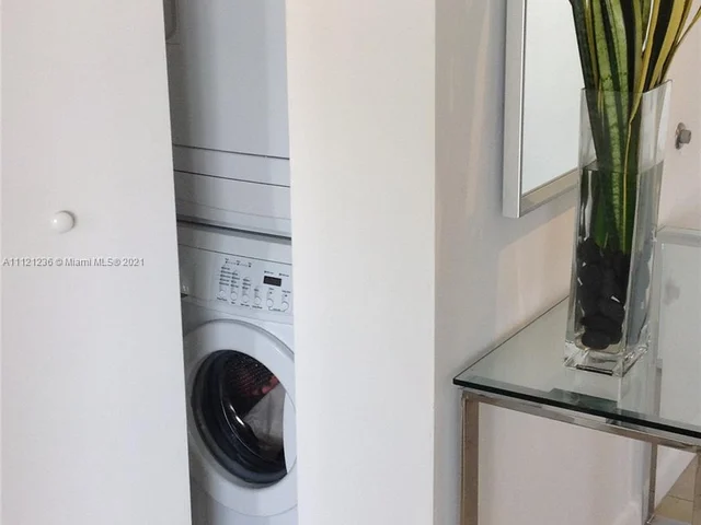 3250 NE 1st Ave # 909, Miami FL 33137