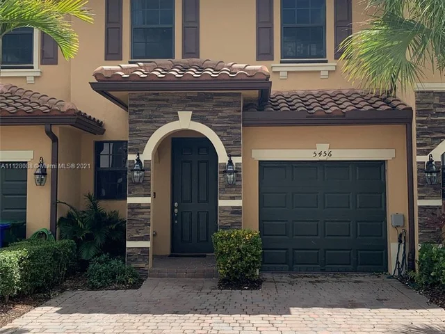 5456 NW 27th Ct, Margate FL 33063