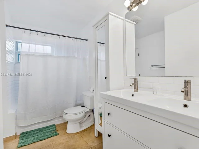 254 SW 8th St, Dania Beach FL 33004