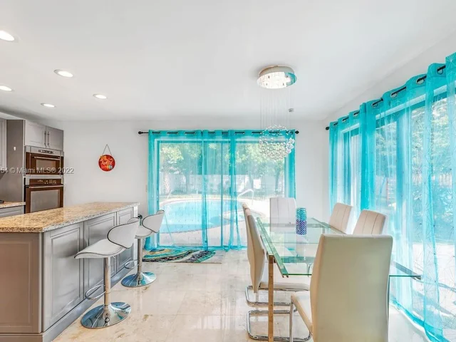 254 SW 8th St, Dania Beach FL 33004