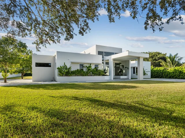 5990 SW 97th Ave, Miami FL 33173