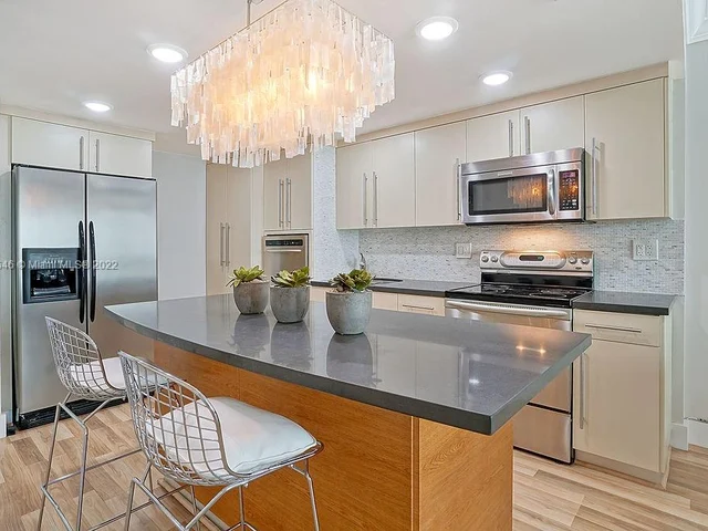 5401 Collins Ave # 343, Miami Beach FL 33140