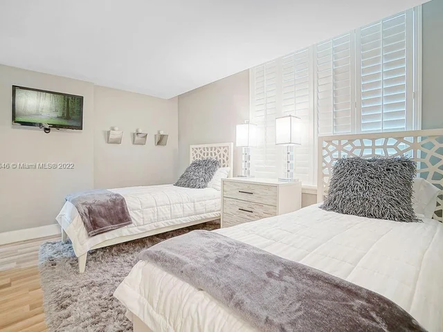 5401 Collins Ave # 343, Miami Beach FL 33140