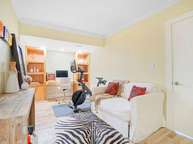 5401 Collins Ave # 343, Miami Beach FL 33140