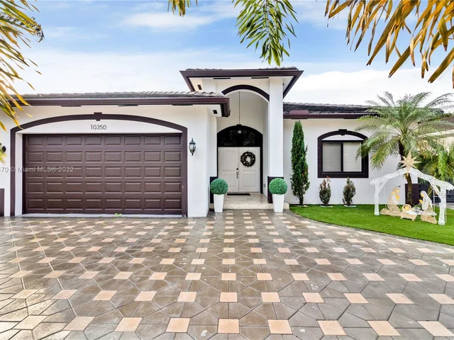 10350 SW 7th Ter, Sweetwater FL 33174