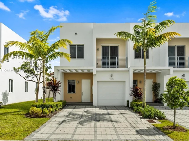 10232 NW 71st Ter, Doral FL 33178