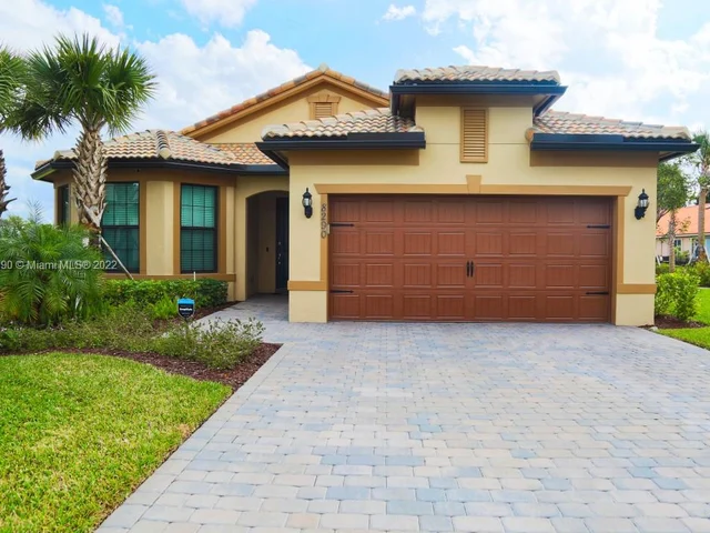 8290 NW 83rd St, Tamarac FL 33321