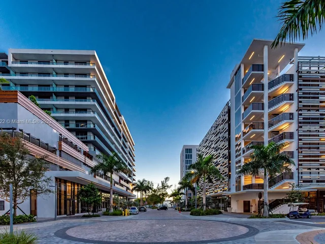 2960 NE 207th St # 803, Aventura FL 33180