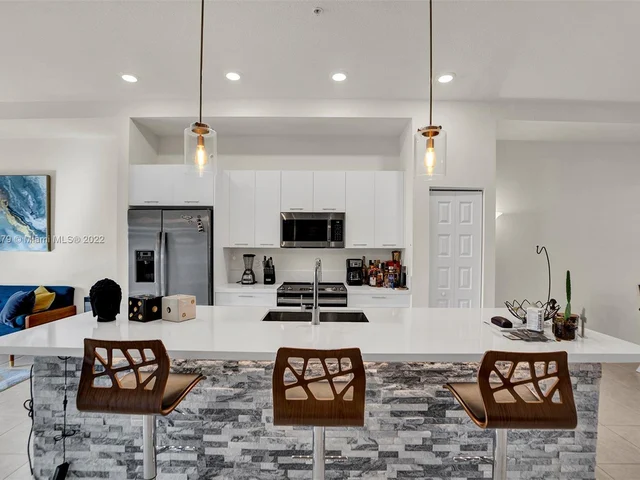 8045 NW 104 Ave # 33, Doral FL 33178