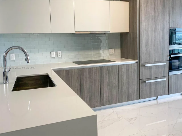 2900 NE 7th Ave # 1405, Miami FL 33137