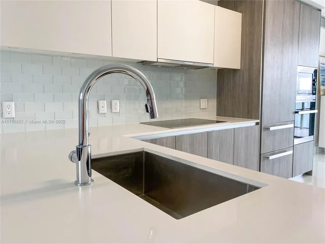 2900 NE 7th Ave # 1405, Miami FL 33137