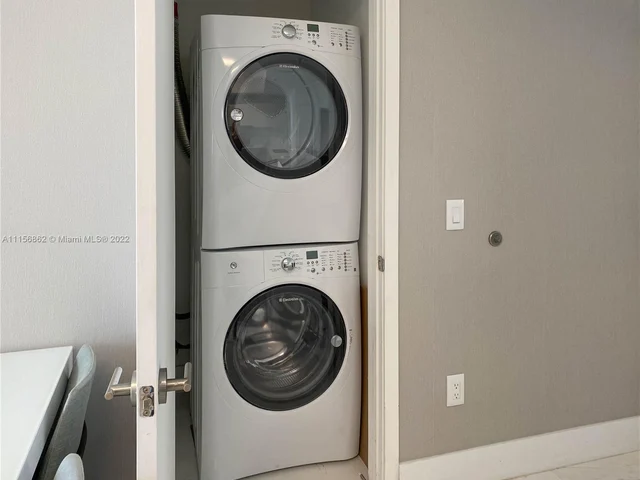 2900 NE 7th Ave # 1405, Miami FL 33137