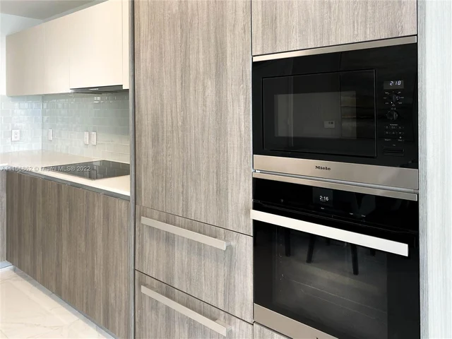 2900 NE 7th Ave # 1405, Miami FL 33137