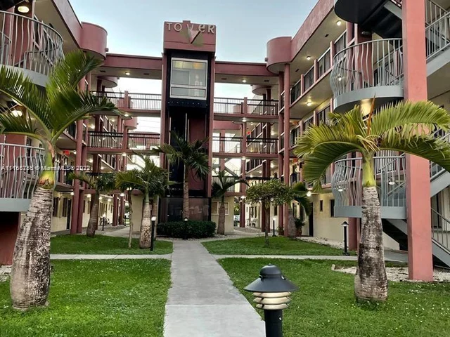 5300 W 21st Ct # 413, Hialeah FL 33016