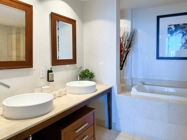 485 Brickell Ave # 4608, Miami FL 33131