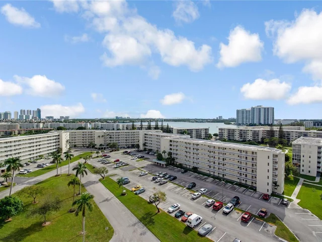 18011 Biscayne Blvd # 1105, Aventura FL 33160