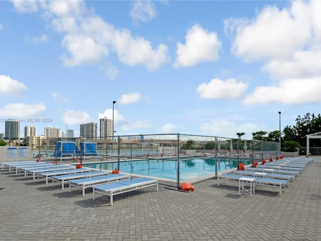 18011 Biscayne Blvd # 1105, Aventura FL 33160