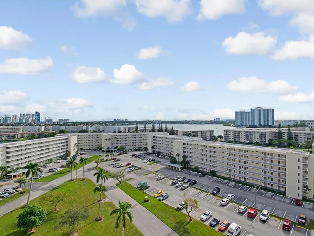 18011 Biscayne Blvd # 1105, Aventura FL 33160