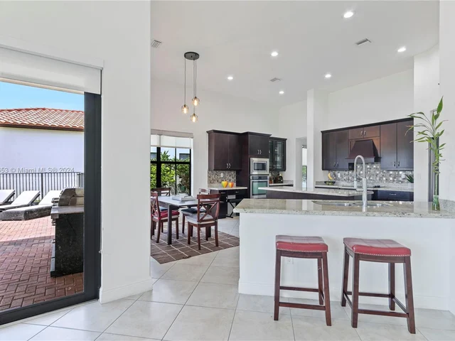 8386 NW 30th St, Cooper City FL 33024