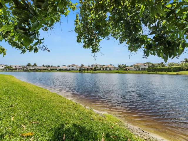 8386 NW 30th St, Cooper City FL 33024