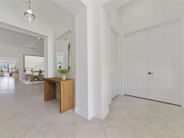 8386 NW 30th St, Cooper City FL 33024