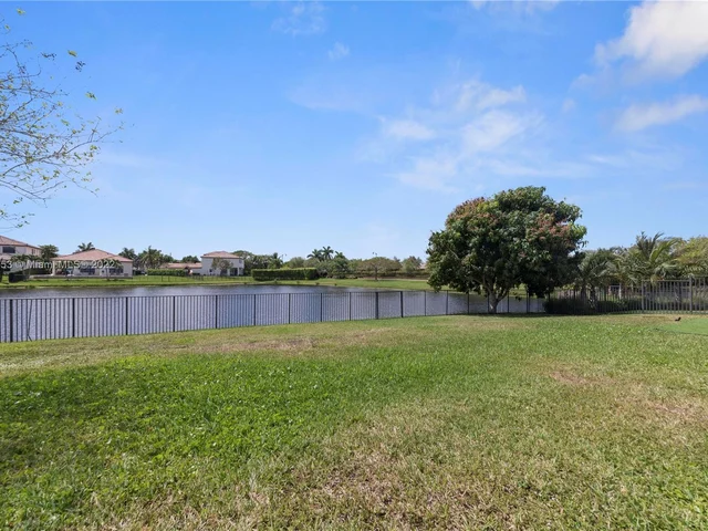 8386 NW 30th St, Cooper City FL 33024