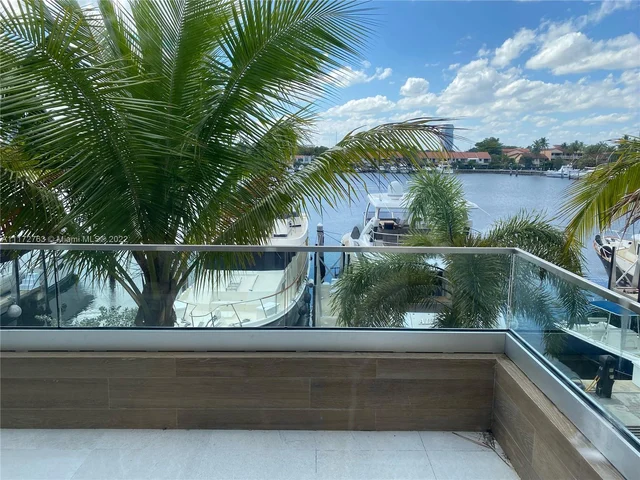 3750 Yacht Club Dr., Aventura FL 33180