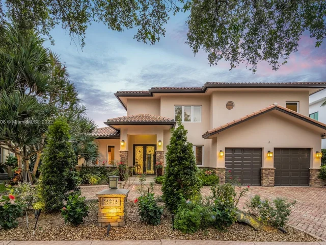 16216 NW 83rd Ct, Miami Lakes FL 33016