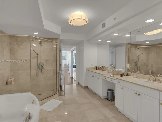 3201 NE 183rd St, Aventura FL 33160