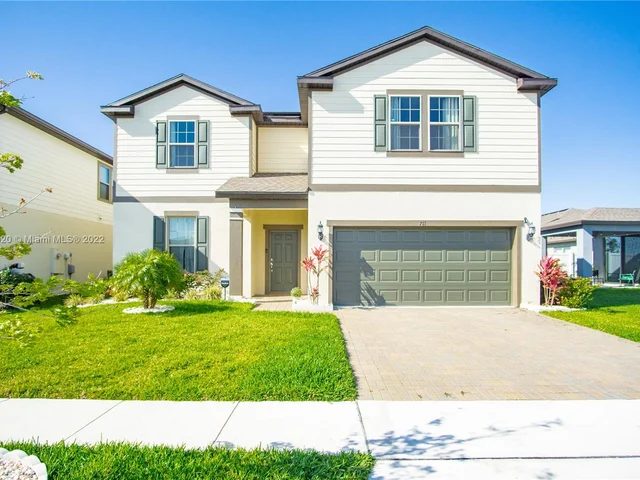 711 Citrus Isles Dr, Davenport FL 33837