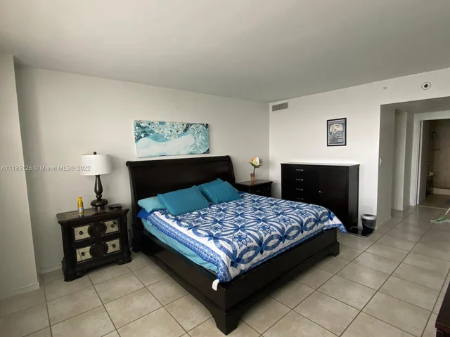 5601 Collins Ave # 410, Miami Beach FL 33140