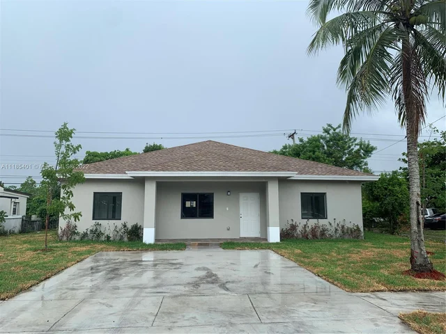 15 NW 118th St, Miami FL 33168