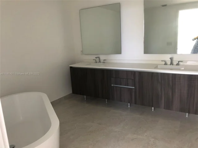 488 NE 18th St # 215, Miami FL 33132