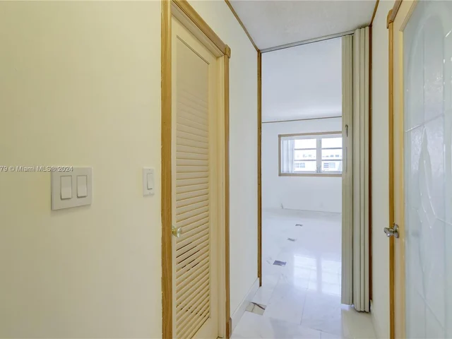 301 NE 14th Ave # 703, Hallandale Beach FL 33009