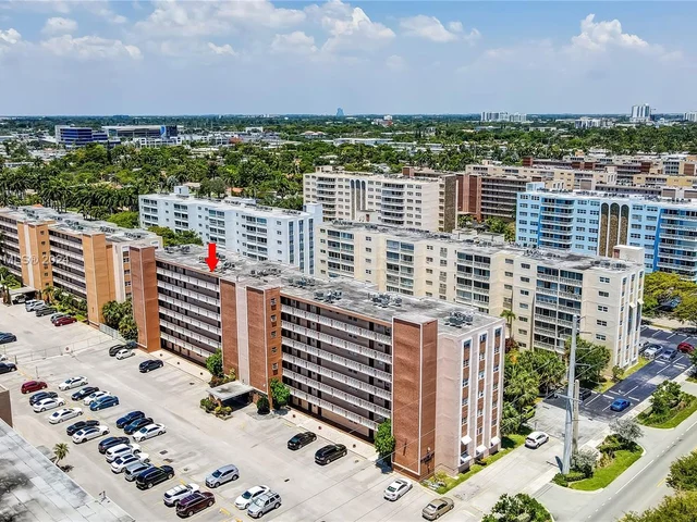 301 NE 14th Ave # 703, Hallandale Beach FL 33009
