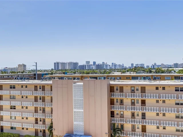 301 NE 14th Ave # 703, Hallandale Beach FL 33009