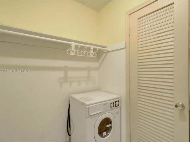 301 NE 14th Ave # 703, Hallandale Beach FL 33009