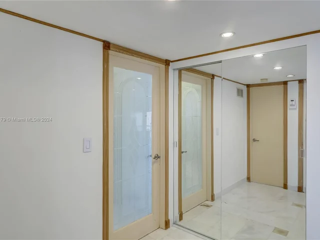 301 NE 14th Ave # 703, Hallandale Beach FL 33009