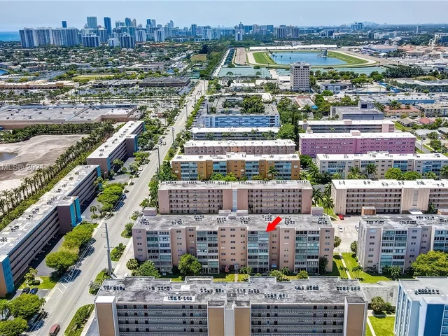 301 NE 14th Ave # 703, Hallandale Beach FL 33009