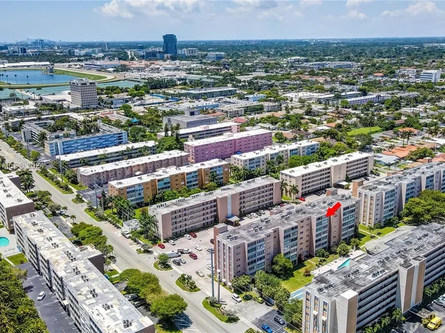 301 NE 14th Ave # 703, Hallandale Beach FL 33009