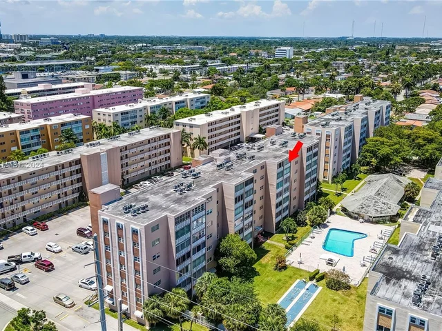 301 NE 14th Ave # 703, Hallandale Beach FL 33009
