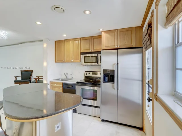 301 NE 14th Ave # 703, Hallandale Beach FL 33009