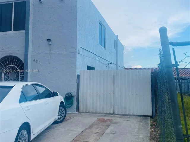 4211 W 10th LN # 1, Hialeah FL 33012