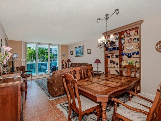 2301 Collins Ave # 525, Miami Beach FL 33139