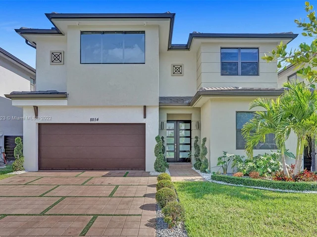 8854 NW 161st Ter, Miami Lakes FL 33018